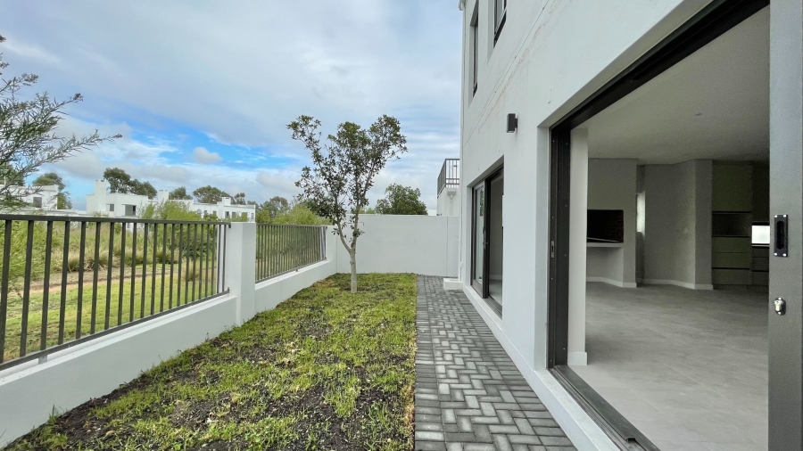 To Let 4 Bedroom Property for Rent in Croydon Gardens Estate Western Cape